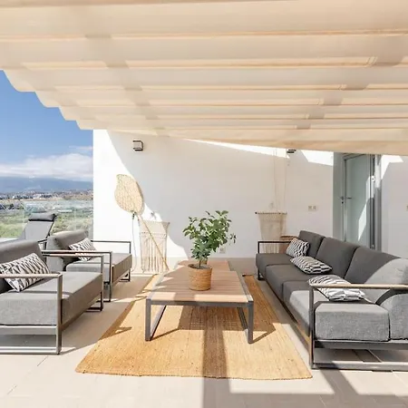 Modern 3 Bed Townhouse With Rooftop Terrace Rdr353 Estepona